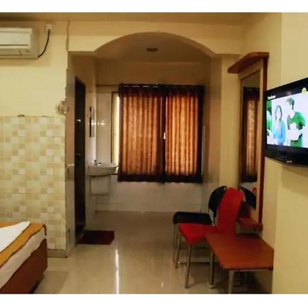 שירדי Hotel Apple Sai Residency מראה חיצוני תמונה