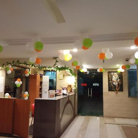 שירדי Hotel Apple Sai Residency מראה חיצוני תמונה