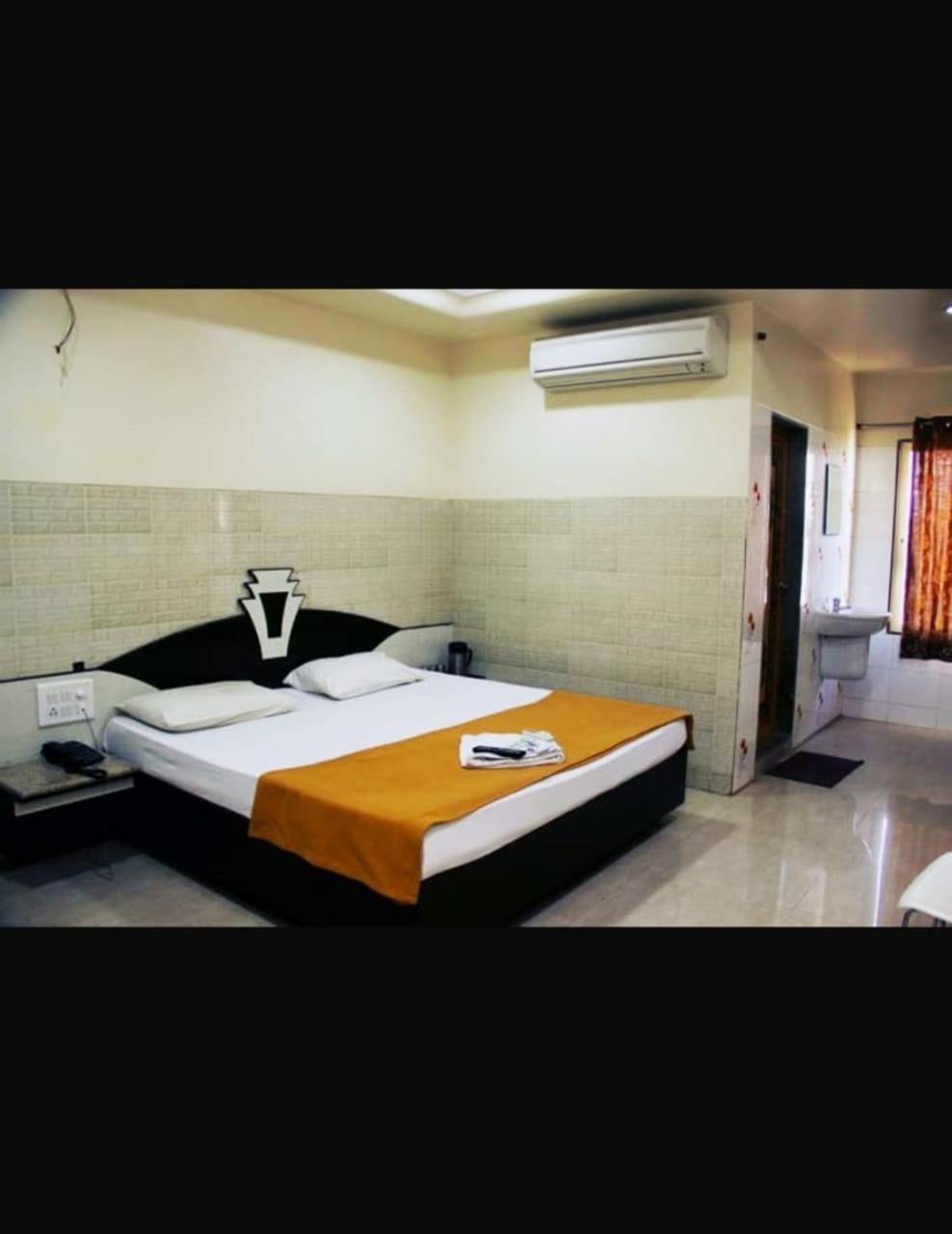 שירדי Hotel Apple Sai Residency מראה חיצוני תמונה
