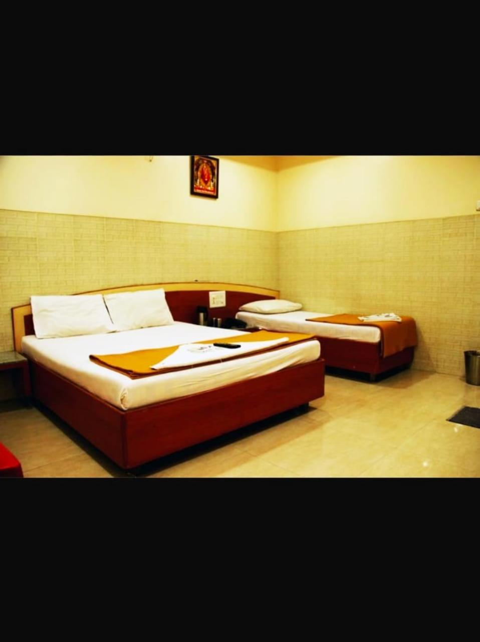 שירדי Hotel Apple Sai Residency מראה חיצוני תמונה
